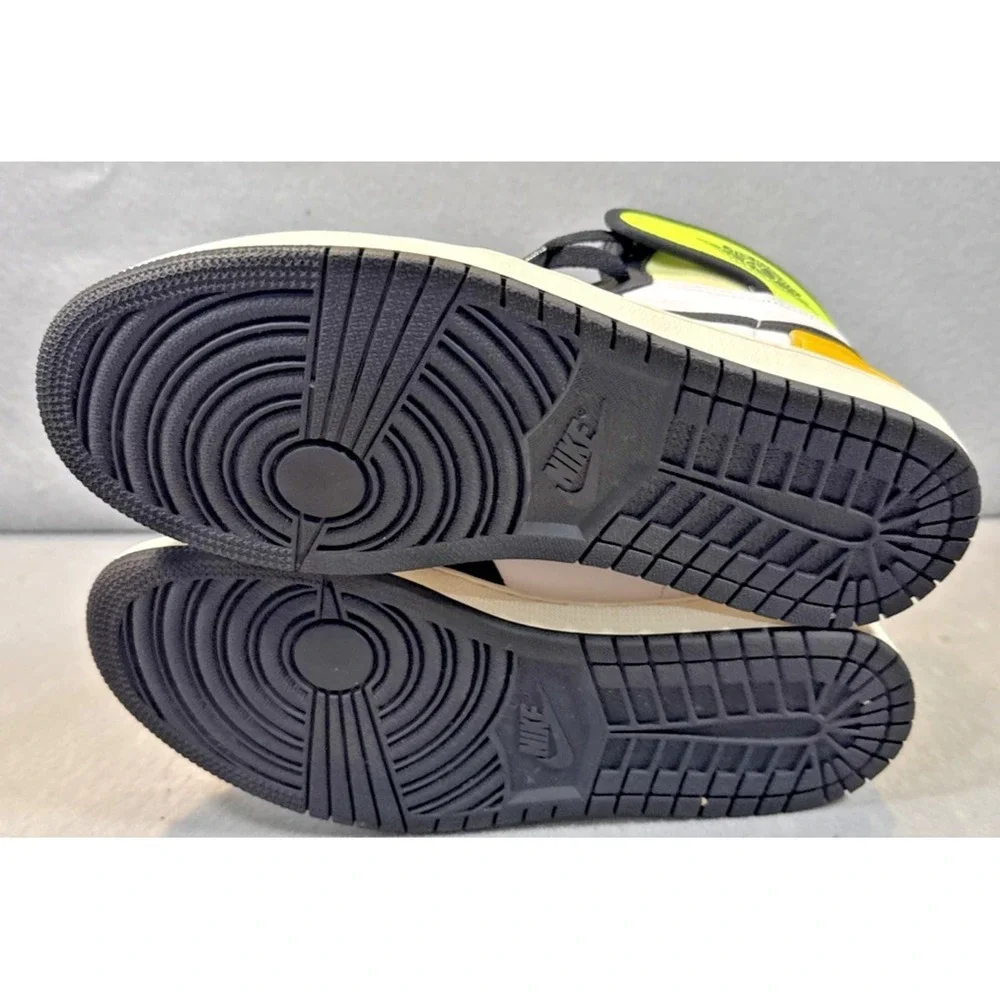 Air Jordan 1 High OG Volt 555088-118 size 10.5